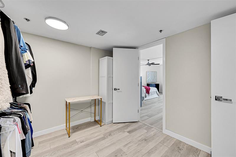 Image 25 of 61 For 812 Ocean Blvd  202