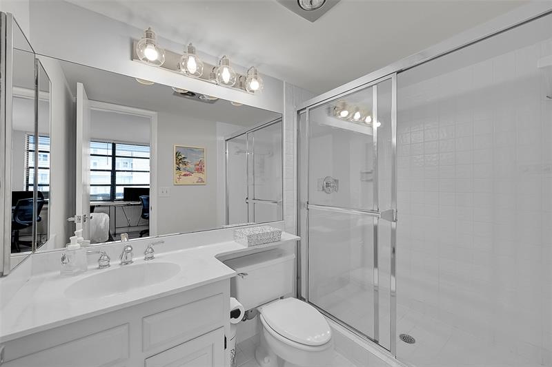 Image 30 of 61 For 812 Ocean Blvd  202