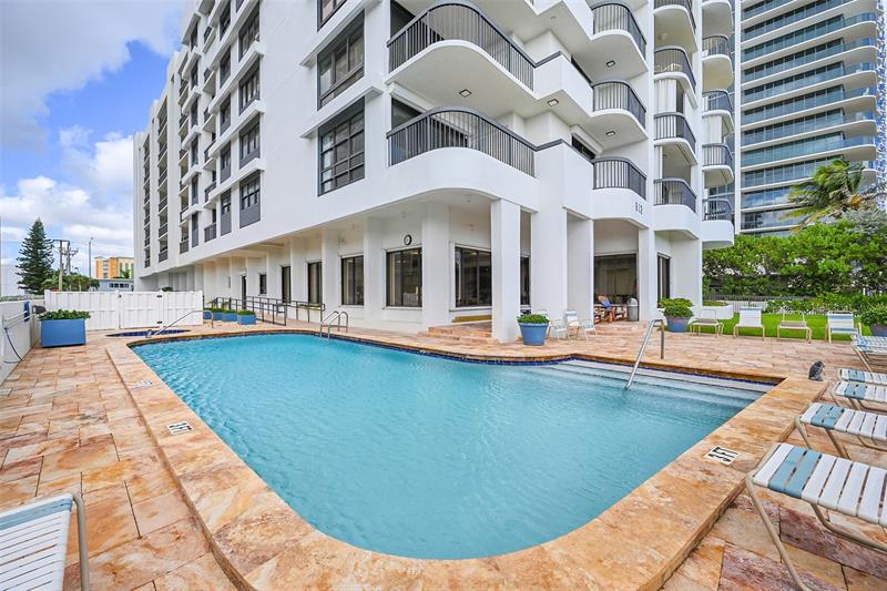 Image 36 of 61 For 812 Ocean Blvd  202