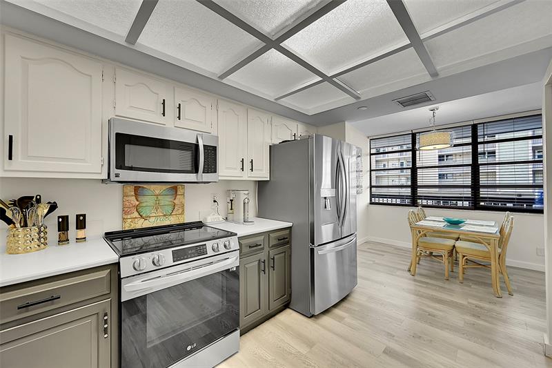 Image 5 of 61 For 812 Ocean Blvd  202