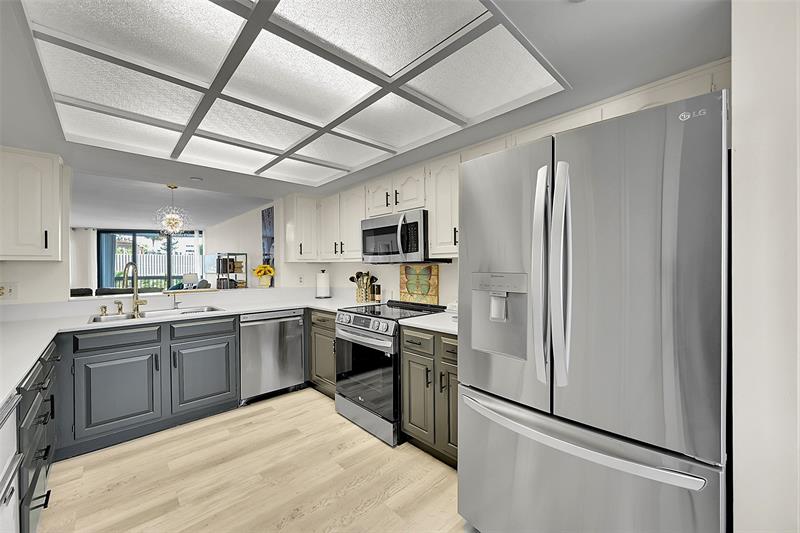 Image 7 of 61 For 812 Ocean Blvd  202