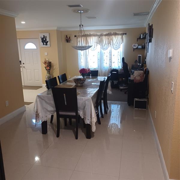 Image 10 of 27 For 206 Gale Pl  