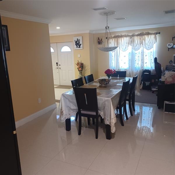 Image 11 of 27 For 206 Gale Pl  