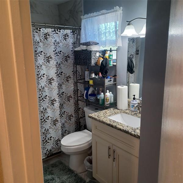 Image 22 of 27 For 206 Gale Pl  