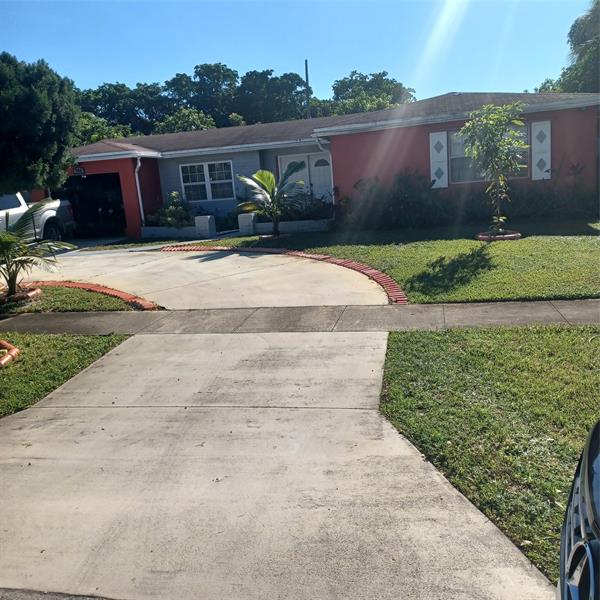 Image 3 of 27 For 206 Gale Pl  