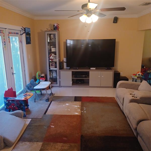 Image 8 of 27 For 206 Gale Pl  