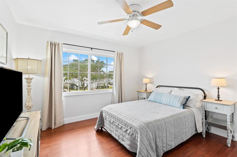 Image 19 of 27 For 8059 17th Pl  5-4