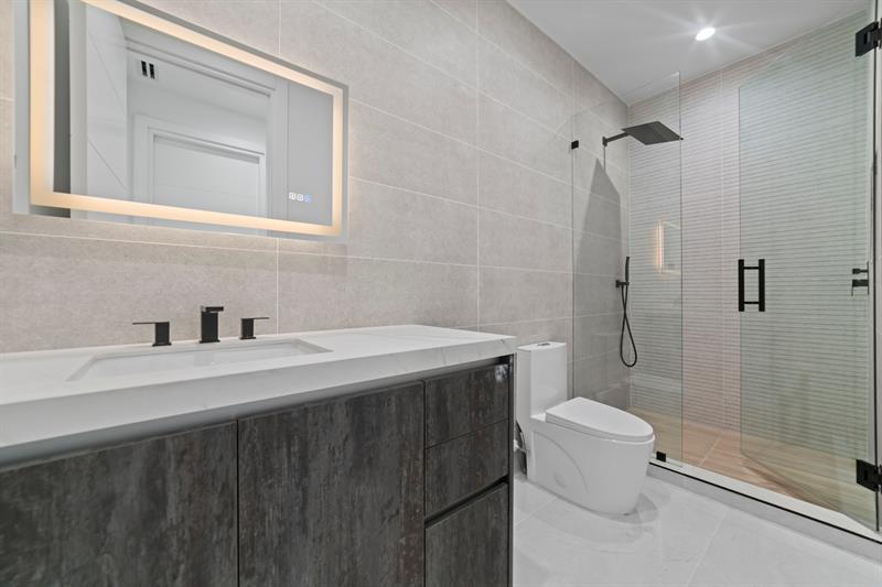 Image 18 of 21 For 1314 13th  A