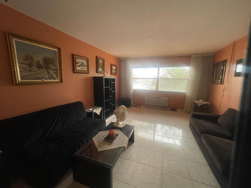 Image 5 of 5 For 4299 16th St  306