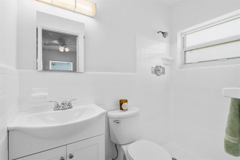 Image 11 of 17 For 360 59th Ct  
