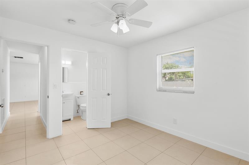 Image 9 of 17 For 360 59th Ct  