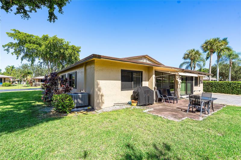 Image 26 of 30 For 1640 Palmland Dr  1640