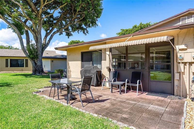 Image 28 of 30 For 1640 Palmland Dr  1640