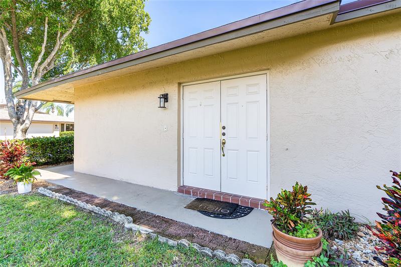 Image 4 of 30 For 1640 Palmland Dr  1640