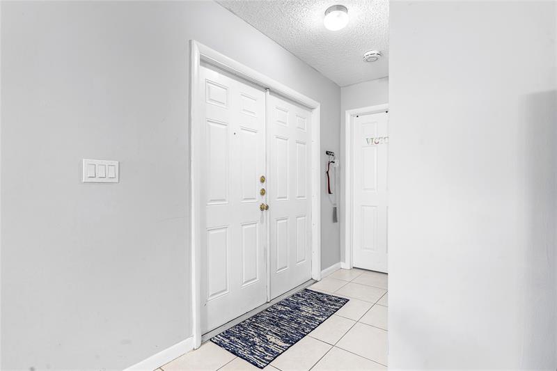 Image 5 of 30 For 1640 Palmland Dr  1640