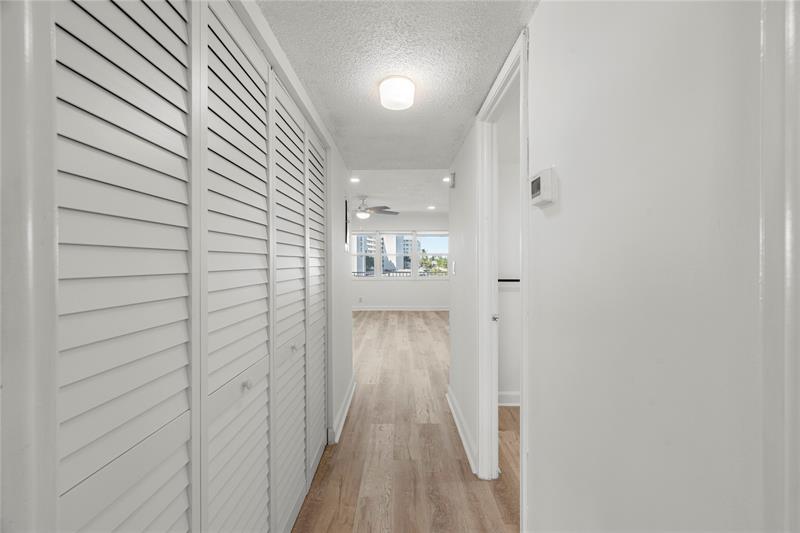 Image 28 of 35 For 2840 14th Street Cswy  304a