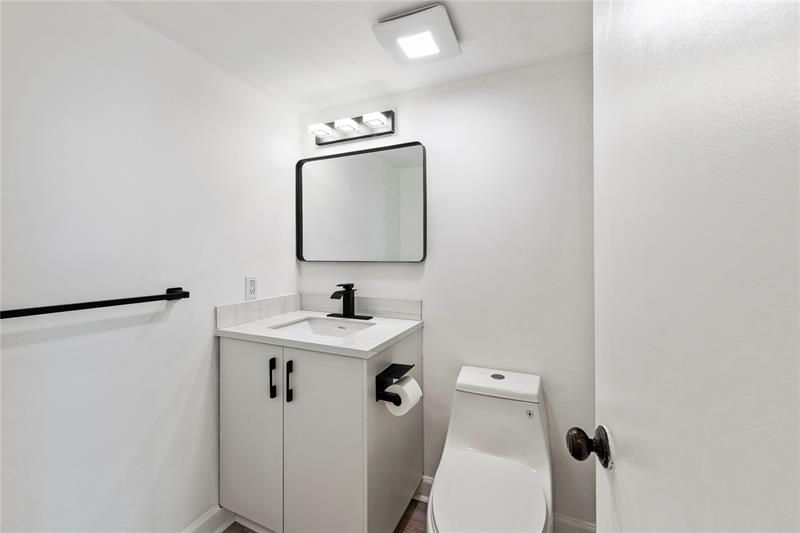 Image 35 of 35 For 2840 14th Street Cswy  304a