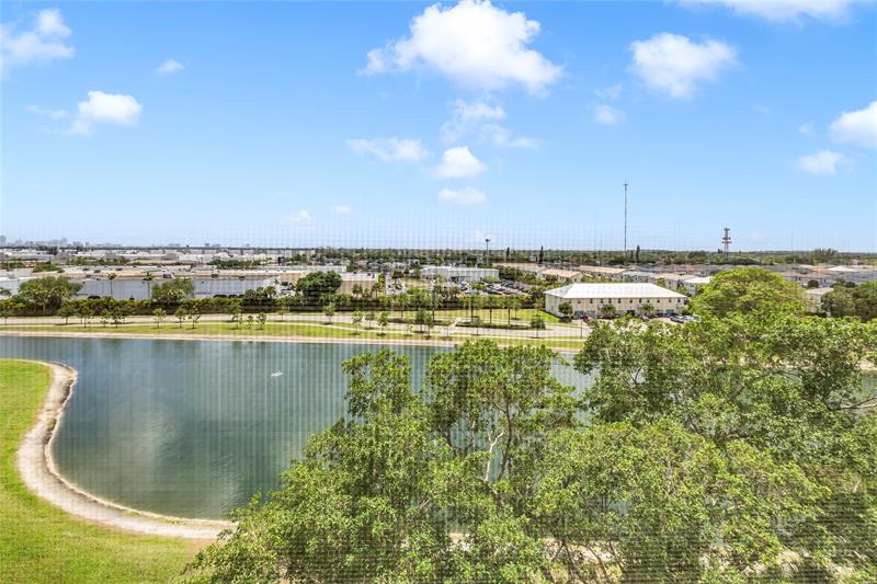 Image 23 of 24 For 4330 Hillcrest Dr  810