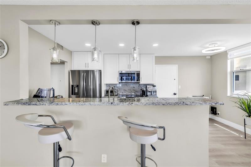 Image 3 of 24 For 4330 Hillcrest Dr  810