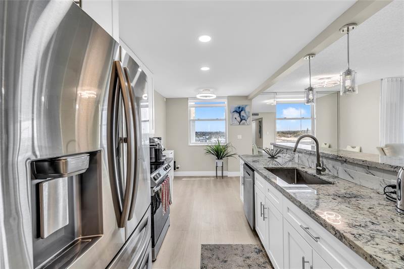 Image 7 of 24 For 4330 Hillcrest Dr  810