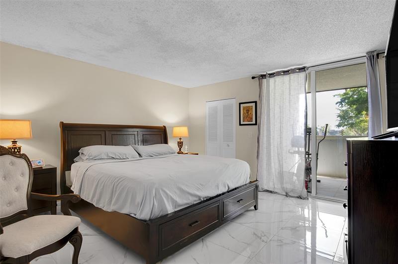 Image 16 of 40 For 260 76th Ave  207