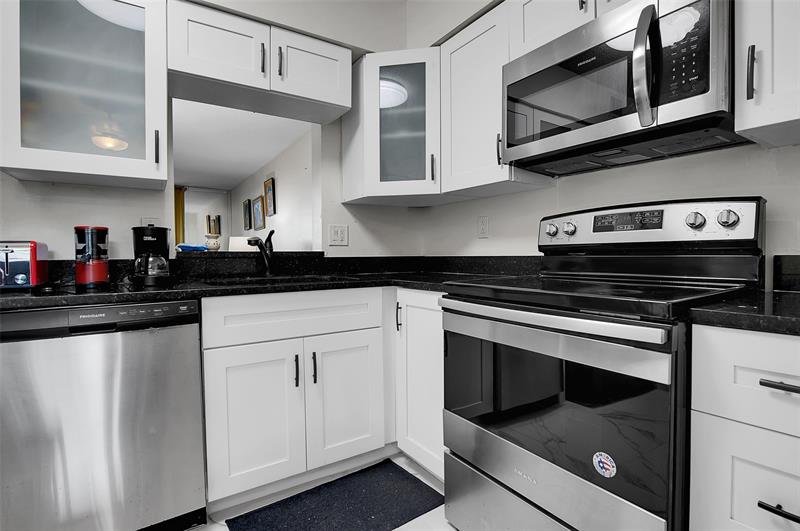 Image 3 of 40 For 260 76th Ave  207