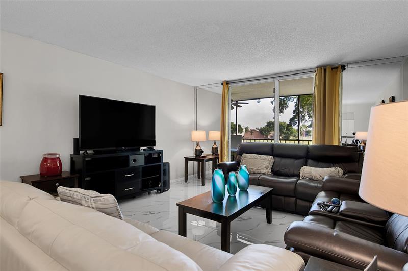 Image 9 of 40 For 260 76th Ave  207