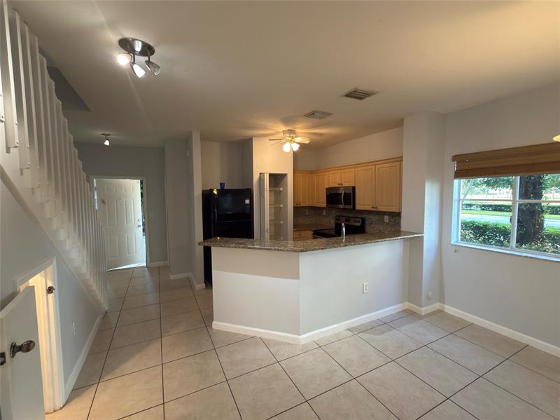 Image 8 of 12 For 8320 Santa Monica Ave  8320