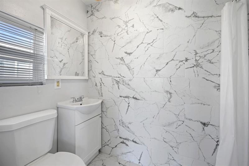 Image 13 of 33 For 1535 Plunkett St