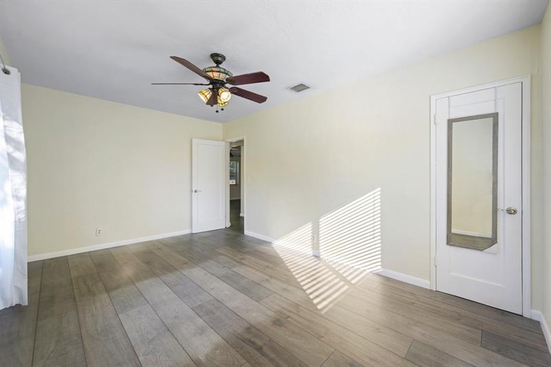 Image 15 of 33 For 1535 Plunkett St