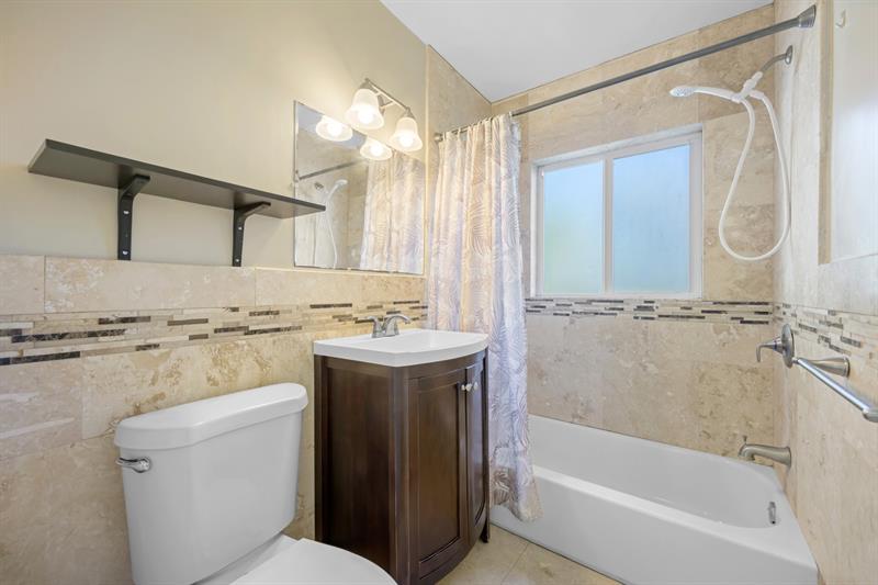 Image 16 of 33 For 1535 Plunkett St