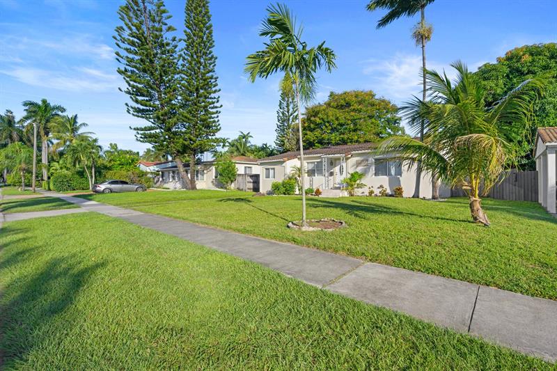 Image 23 of 33 For 1535 Plunkett St