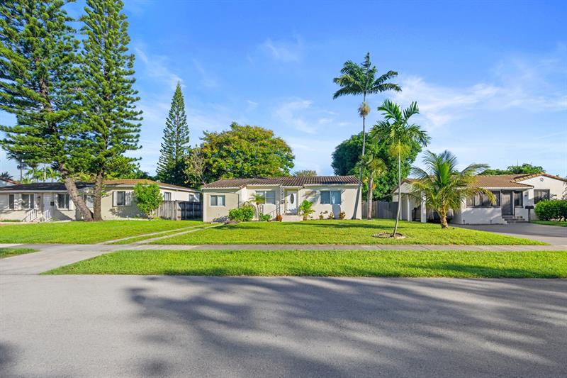 Image 25 of 33 For 1535 Plunkett St