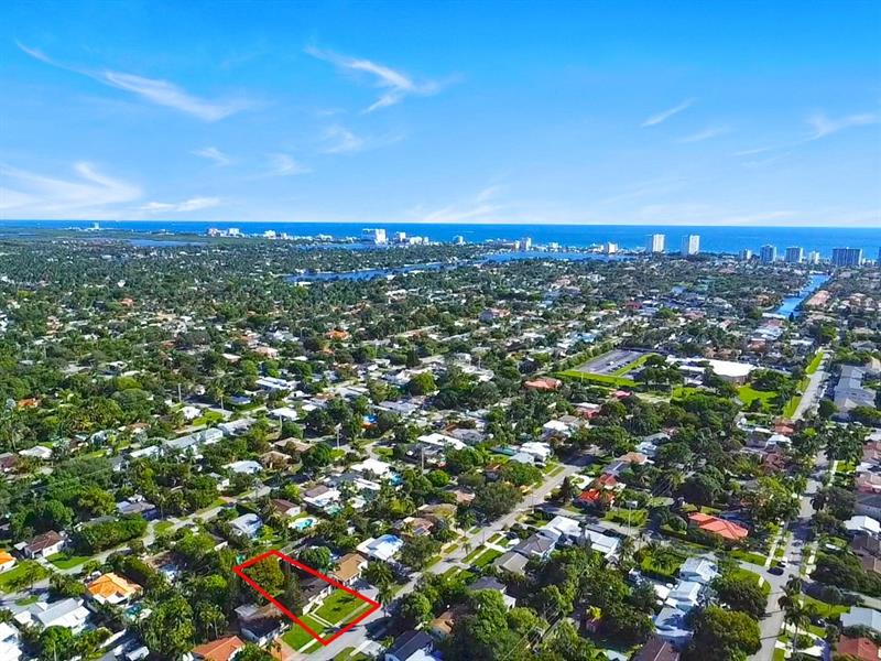 Image 3 of 33 For 1535 Plunkett St