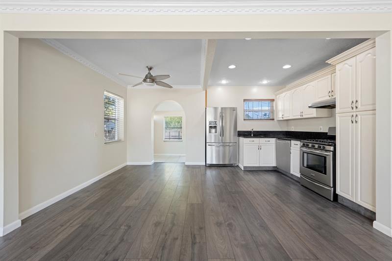 Image 8 of 33 For 1535 Plunkett St