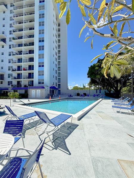 Image 12 of 35 For 1800 Andrews Ave  1g