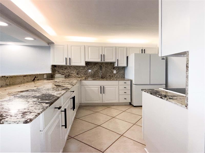 Image 17 of 35 For 1800 Andrews Ave  1g