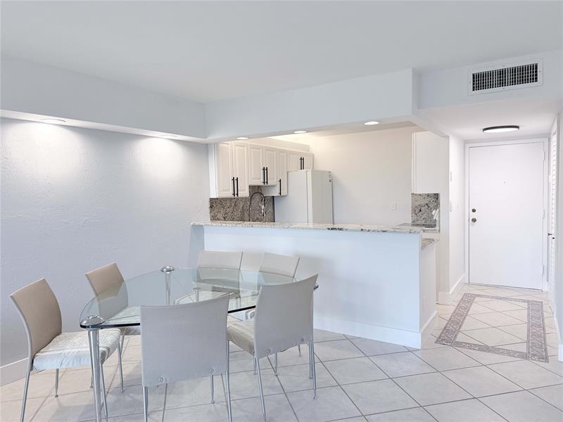 Image 24 of 35 For 1800 Andrews Ave  1g