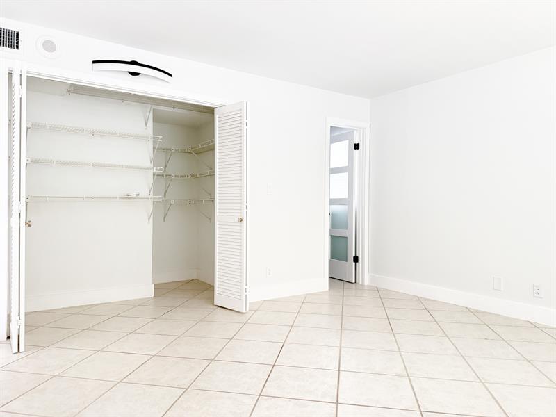 Image 28 of 35 For 1800 Andrews Ave  1g