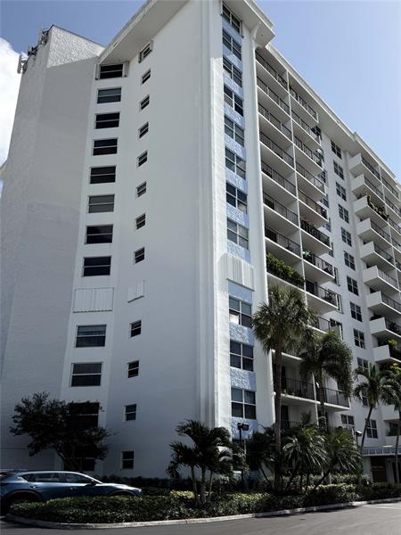 Image 5 of 35 For 1800 Andrews Ave  1g