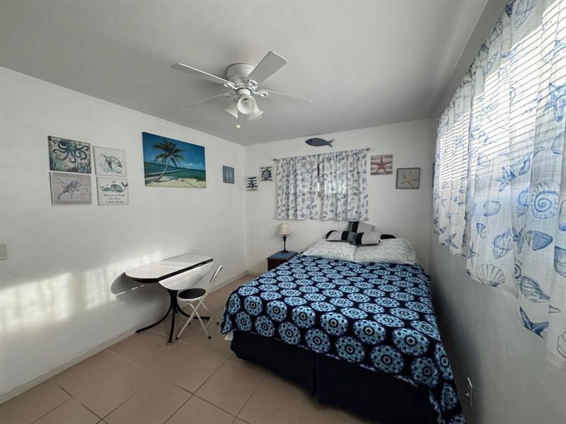 Image 19 of 49 For 31 57th Ct  