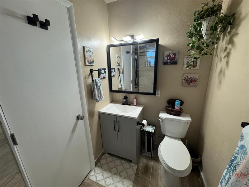 Image 24 of 49 For 31 57th Ct  