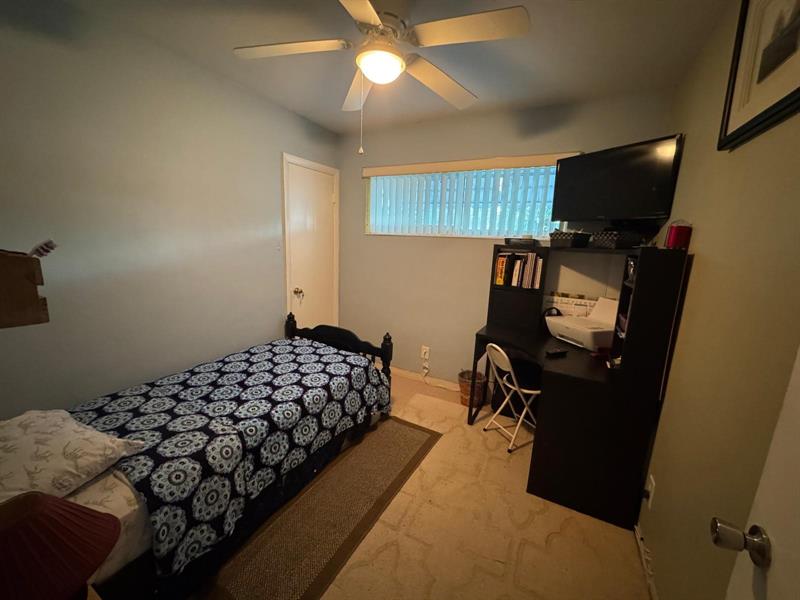 Image 28 of 49 For 31 57th Ct  