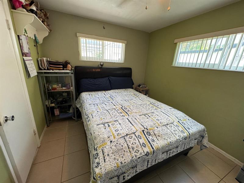 Image 34 of 49 For 31 57th Ct  