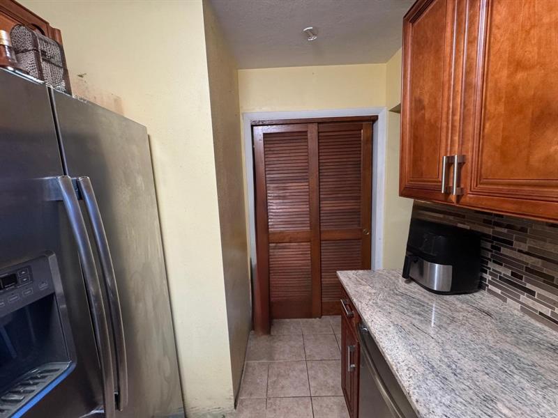 Image 35 of 49 For 31 57th Ct  