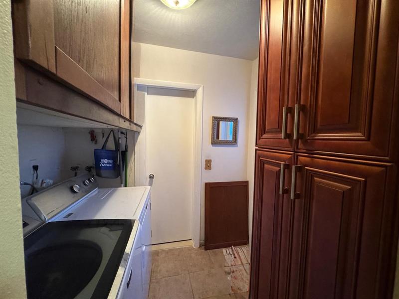 Image 36 of 49 For 31 57th Ct  