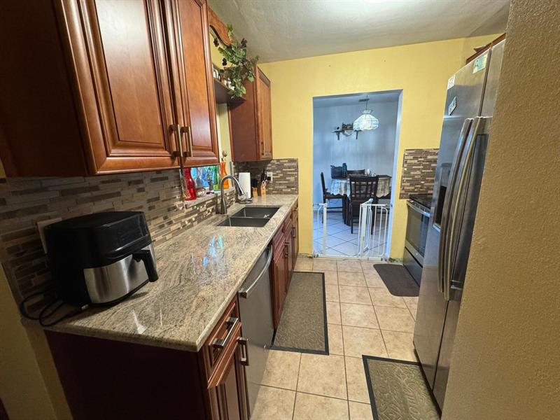 Image 6 of 49 For 31 57th Ct  