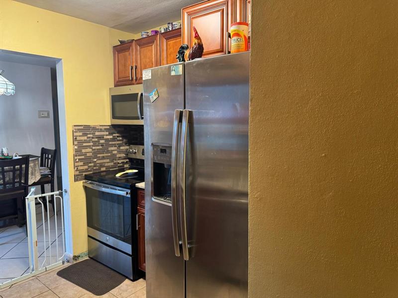 Image 7 of 49 For 31 57th Ct  