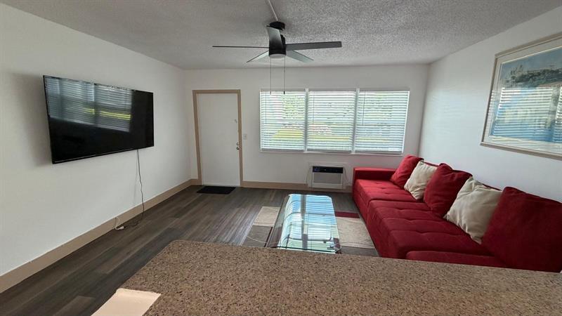 Image 4 of 20 For 102 Westbury  102