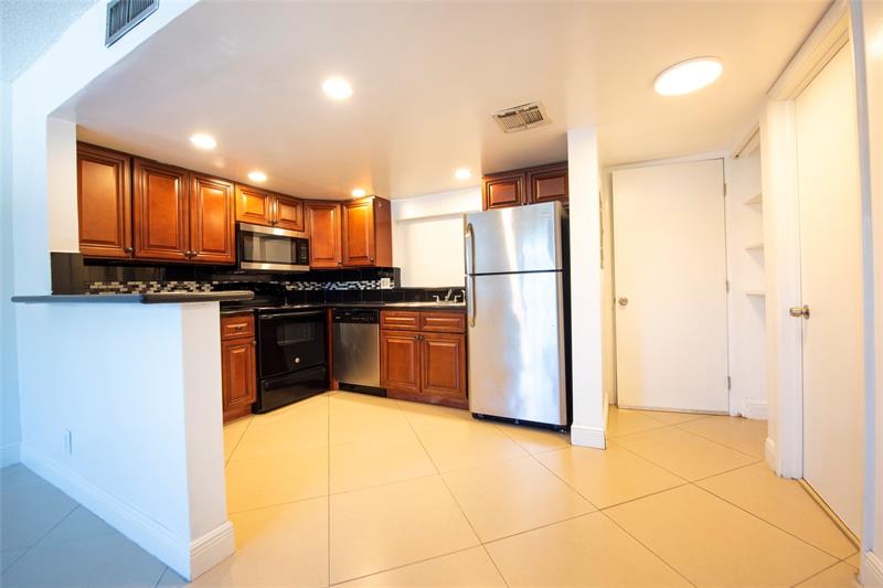 Image 4 of 25 For 3150 88th Ave  203